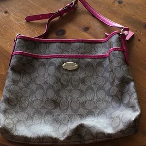 💖 COACH signature file crossbody zip 💖